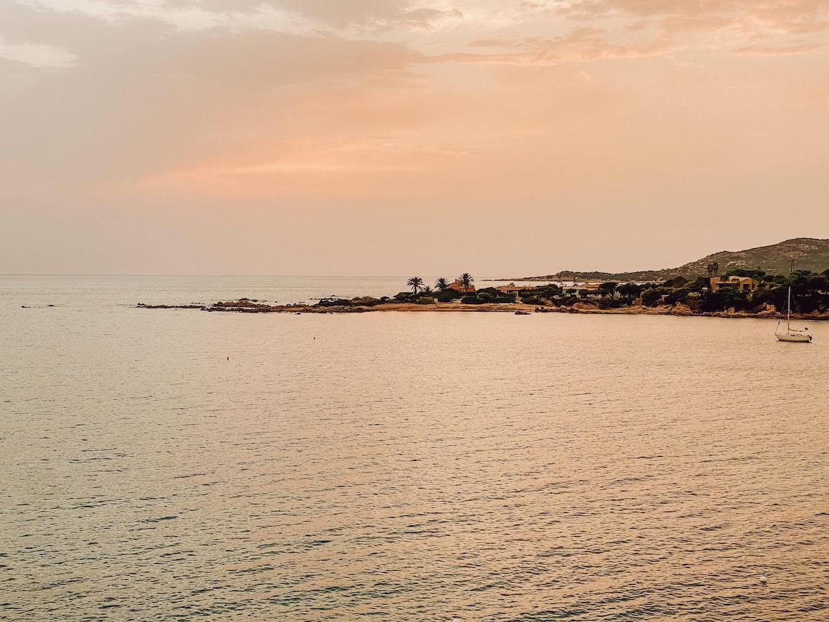 Plages naturistes en Corse